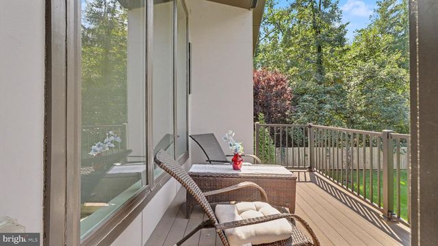 45449 PERSIMMON LN, Sterling, VA 20165
