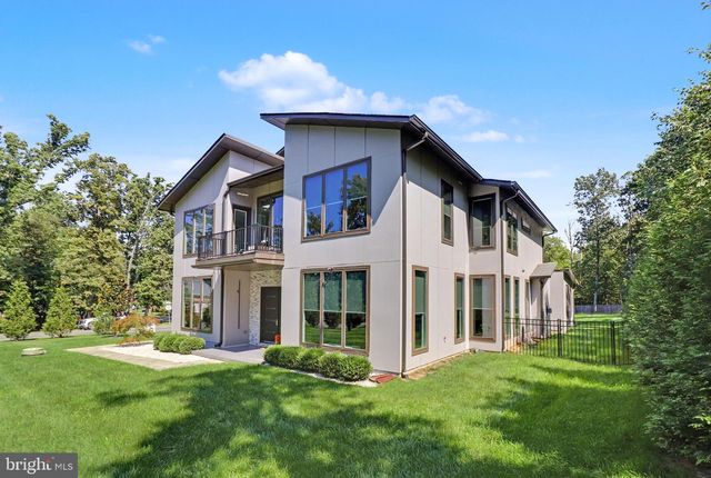 45449 PERSIMMON LN, Sterling, VA 20165