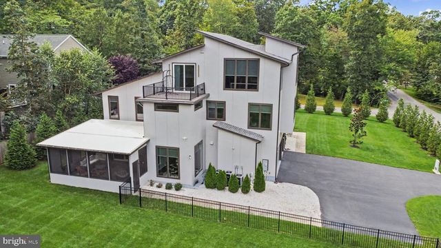 45449 PERSIMMON LN, Sterling, VA 20165
