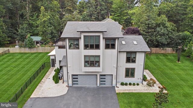 45449 PERSIMMON LN, Sterling, VA 20165