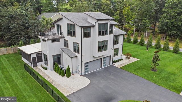 45449 PERSIMMON LN, Sterling, VA 20165