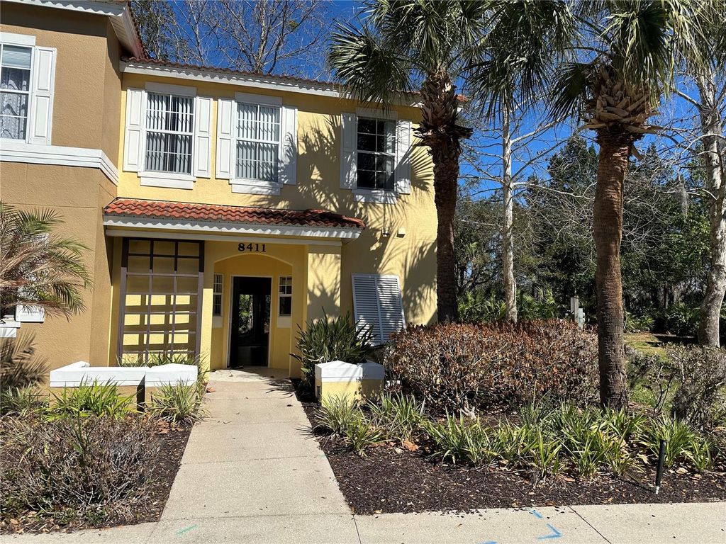 Image 2 of property listing at 8411 CRYSTAL COVE LOOP, Kissimmee, FL 34747