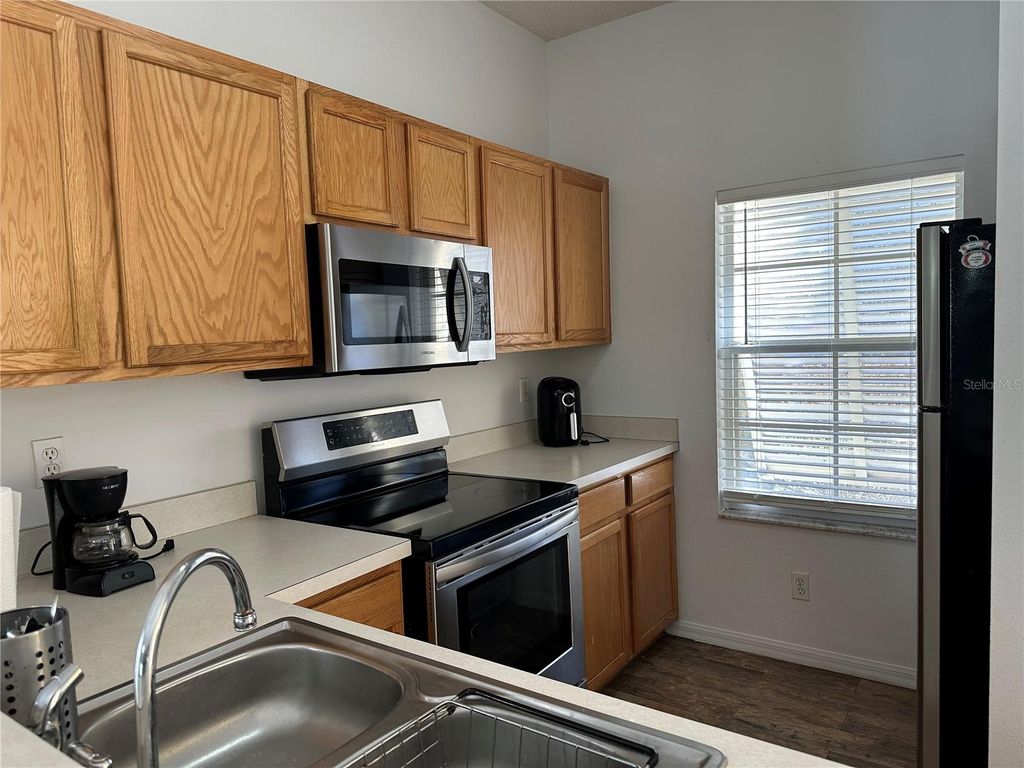 Image 12 of property listing at 8411 CRYSTAL COVE LOOP, Kissimmee, FL 34747