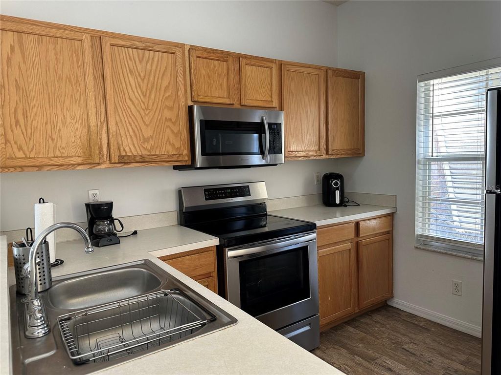 Image 13 of property listing at 8411 CRYSTAL COVE LOOP, Kissimmee, FL 34747