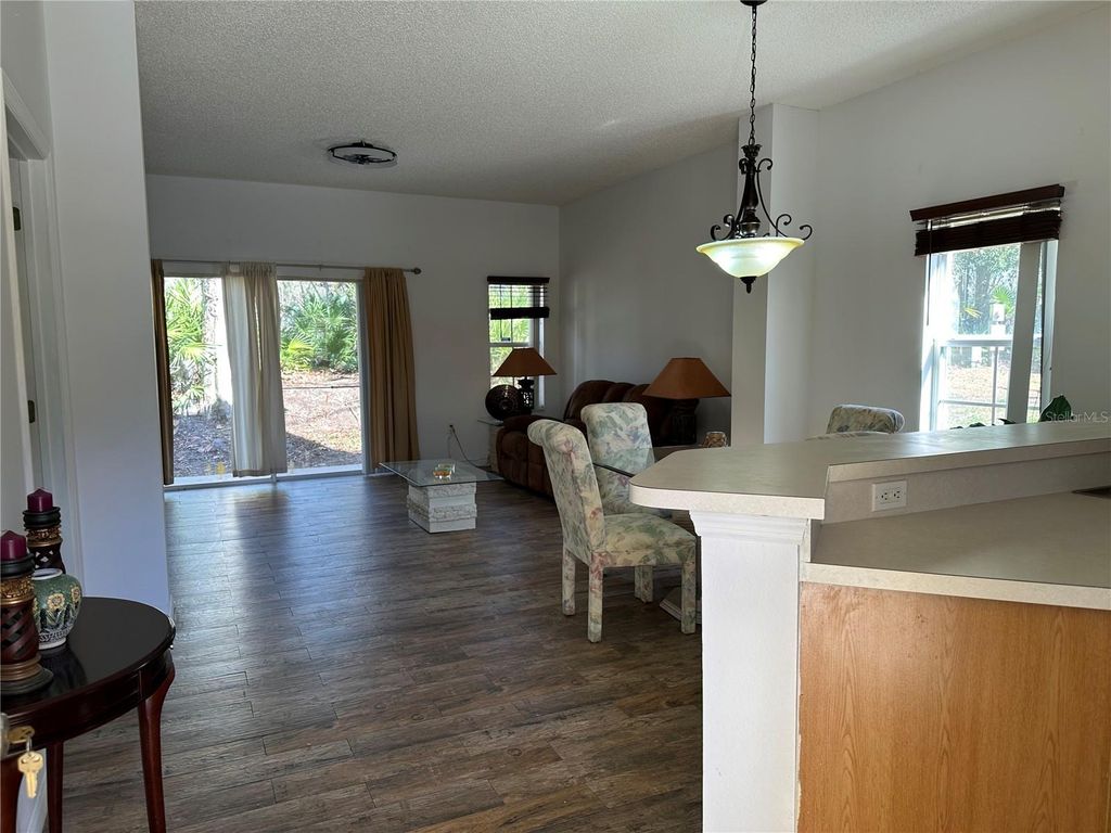 Image 7 of property listing at 8411 CRYSTAL COVE LOOP, Kissimmee, FL 34747