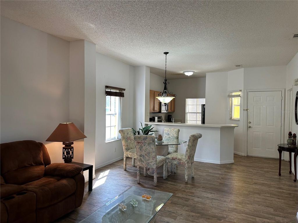 Image 9 of property listing at 8411 CRYSTAL COVE LOOP, Kissimmee, FL 34747