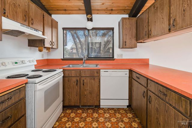 786 Meadows Drive, Twin Falls, ID 83301