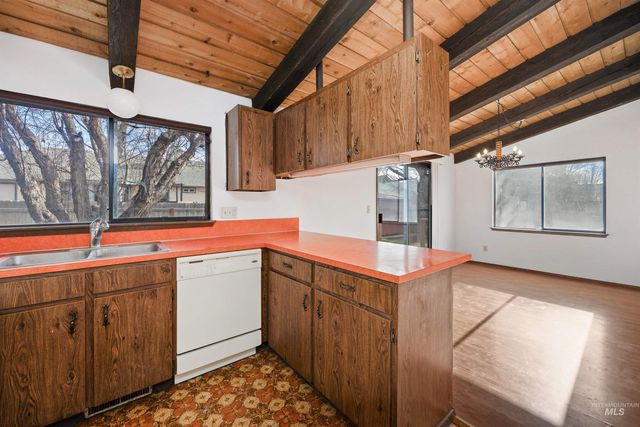786 Meadows Drive, Twin Falls, ID 83301
