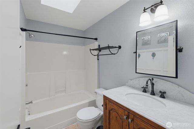 528 Seahawk Street SE, Lacey, WA 98503