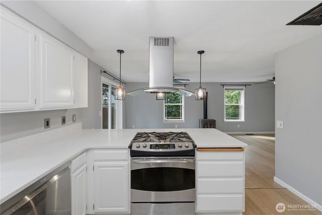 528 Seahawk Street SE, Lacey, WA 98503