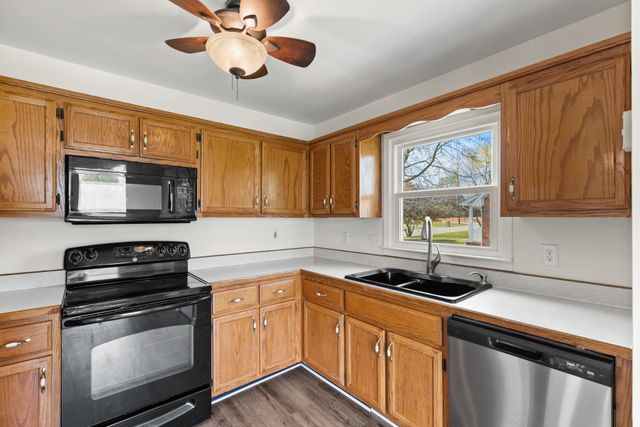 3105 Larson Ln, Clarksville, TN 37043