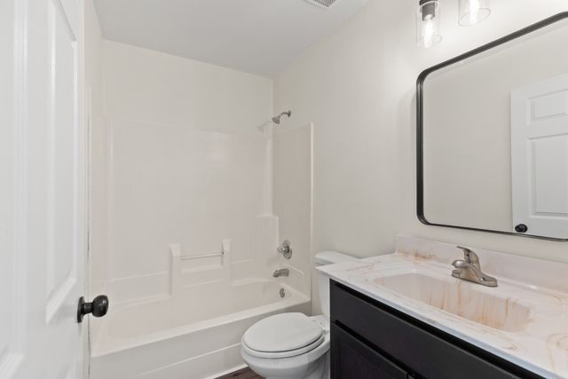 3105 Larson Ln, Clarksville, TN 37043