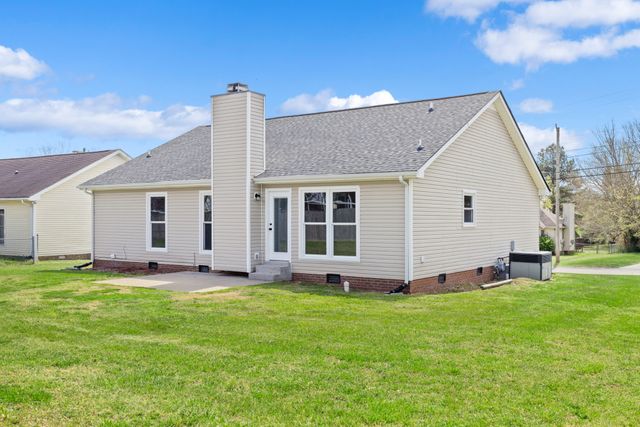 3105 Larson Ln, Clarksville, TN 37043