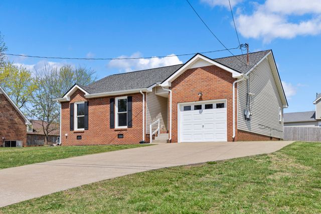 3105 Larson Ln, Clarksville, TN 37043