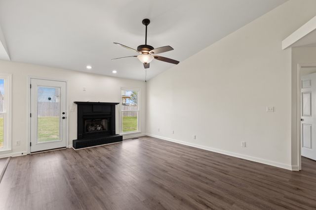 3105 Larson Ln, Clarksville, TN 37043