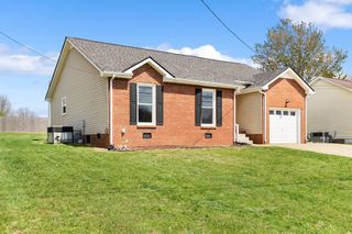 3105 Larson Ln, Clarksville, TN 37043