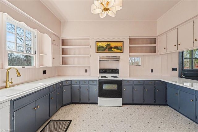 402 E Main Street, Boonville, NC 27011