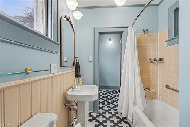 402 E Main Street, Boonville, NC 27011