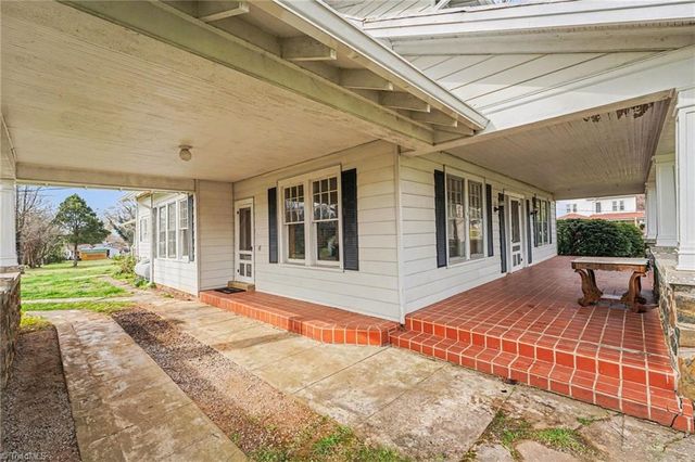 402 E Main Street, Boonville, NC 27011