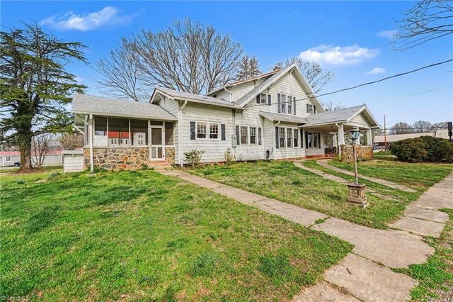 402 E Main Street, Boonville, NC 27011