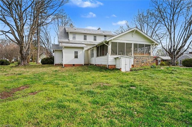 402 E Main Street, Boonville, NC 27011