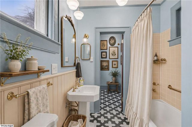 402 E Main Street, Boonville, NC 27011