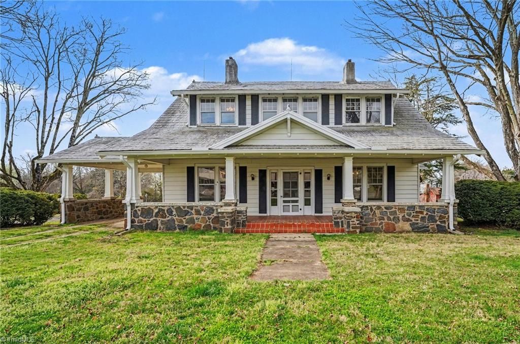 402 E Main Street, Boonville, NC 27011