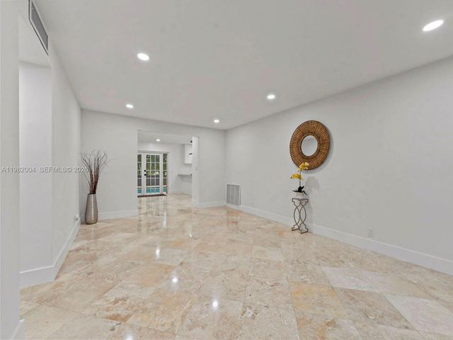3130 NW 67th Ct, Fort Lauderdale, FL 33309