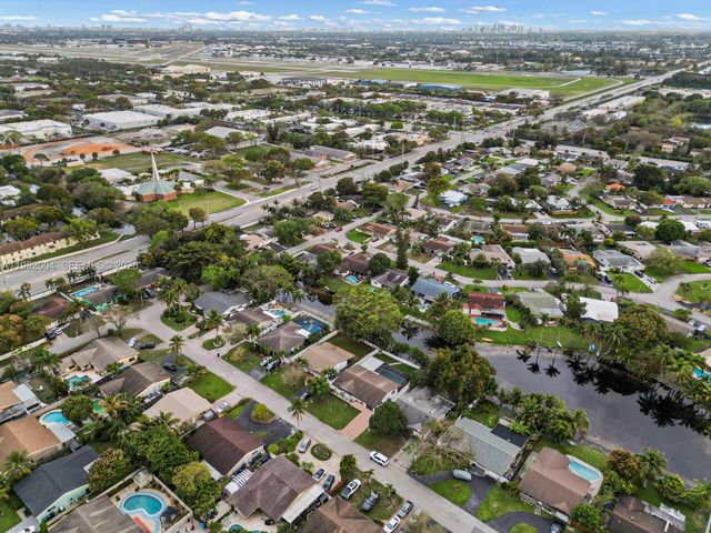 3130 NW 67th Ct, Fort Lauderdale, FL 33309