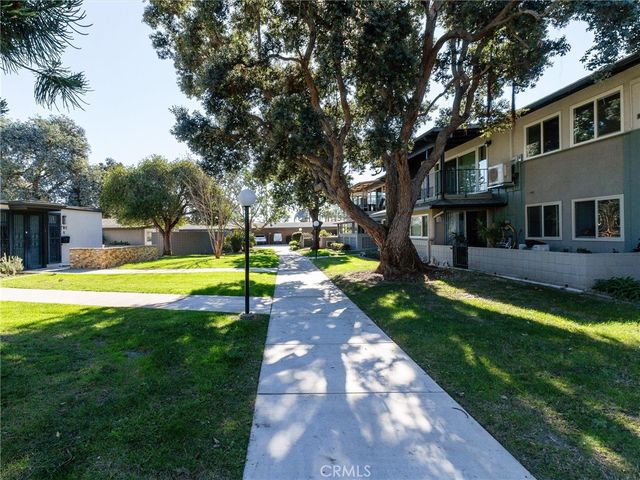 13360 Del Monte Drive 2-B, Seal Beach, CA 90740