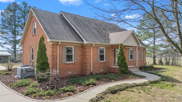 300A Governor Hall Rd, Castalian Springs, TN 37031