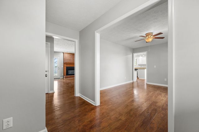 300A Governor Hall Rd, Castalian Springs, TN 37031