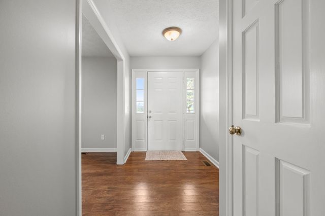 300A Governor Hall Rd, Castalian Springs, TN 37031