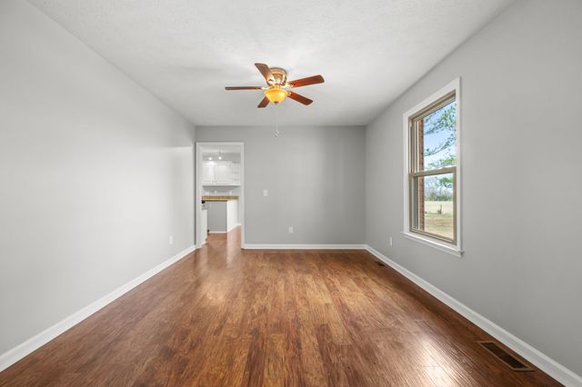 300A Governor Hall Rd, Castalian Springs, TN 37031