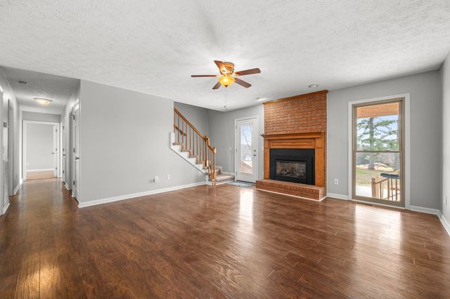 300A Governor Hall Rd, Castalian Springs, TN 37031