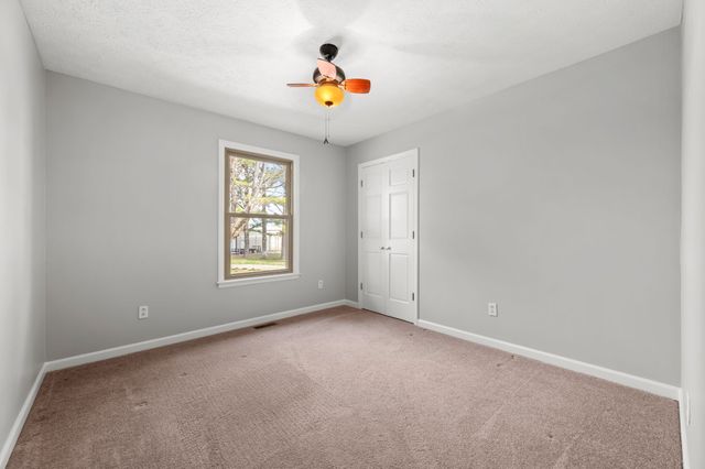 300A Governor Hall Rd, Castalian Springs, TN 37031