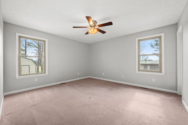 300A Governor Hall Rd, Castalian Springs, TN 37031