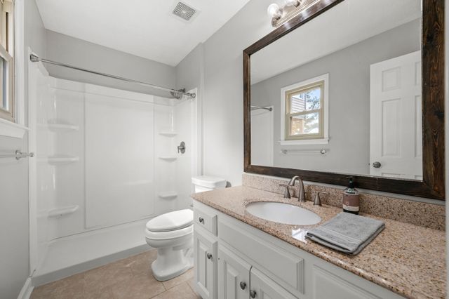 300A Governor Hall Rd, Castalian Springs, TN 37031