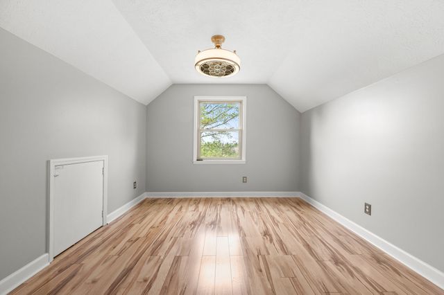 300A Governor Hall Rd, Castalian Springs, TN 37031