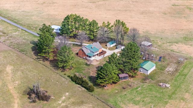 300A Governor Hall Rd, Castalian Springs, TN 37031