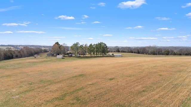 300A Governor Hall Rd, Castalian Springs, TN 37031