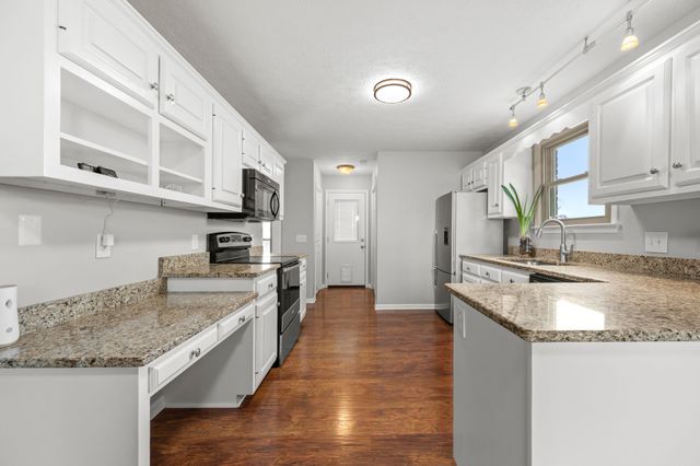 300A Governor Hall Rd, Castalian Springs, TN 37031