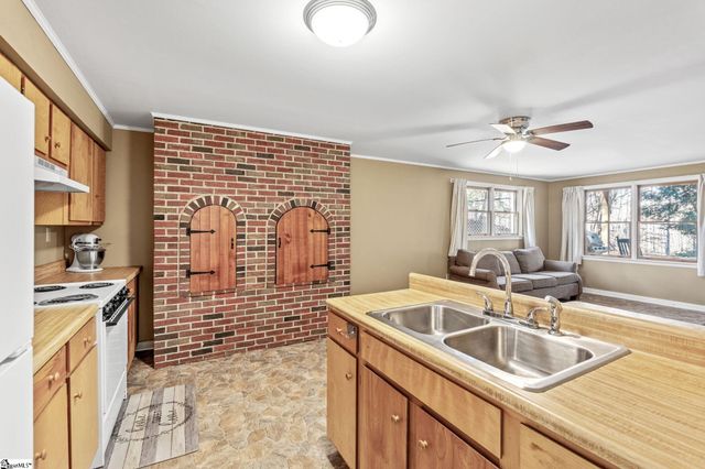 348 Peninsula Drive, Anderson, SC 29626