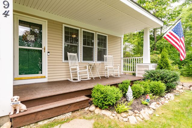 94 High Meadows Drive, Deerfield, NH 03037