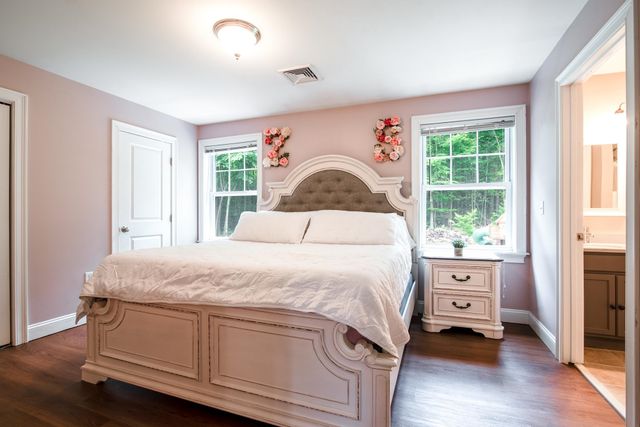 94 High Meadows Drive, Deerfield, NH 03037