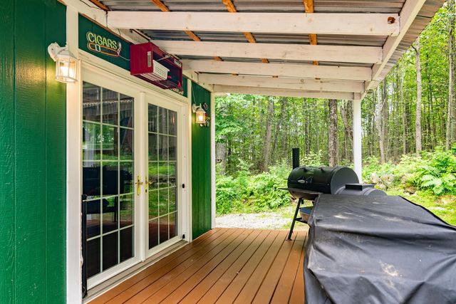 94 High Meadows Drive, Deerfield, NH 03037