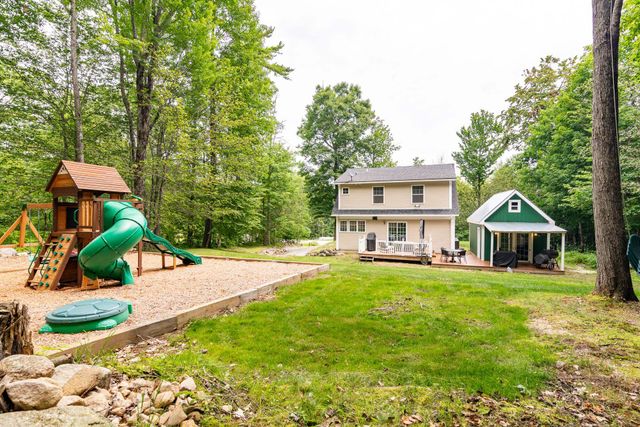94 High Meadows Drive, Deerfield, NH 03037