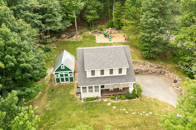 94 High Meadows Drive, Deerfield, NH 03037