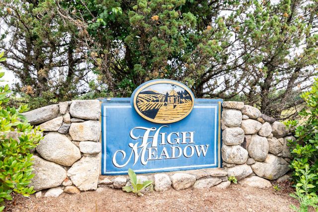 94 High Meadows Drive, Deerfield, NH 03037