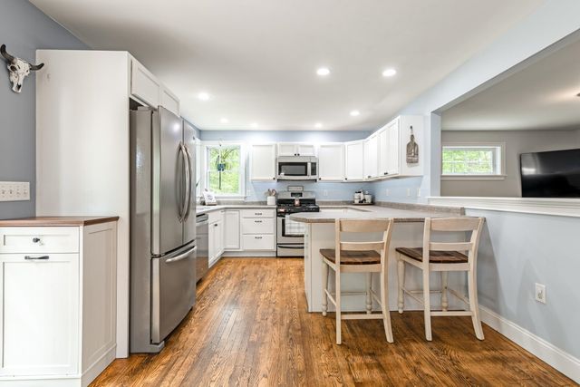 94 High Meadows Drive, Deerfield, NH 03037